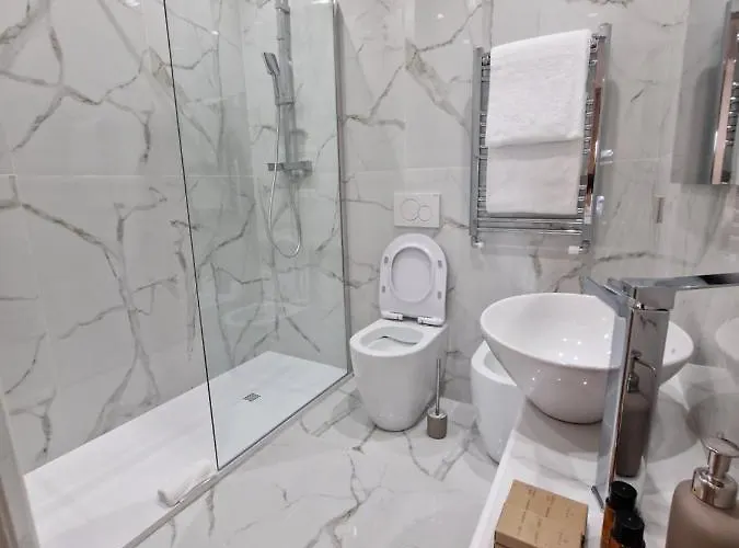 Cuma Oda ve Kahvaltı Roma